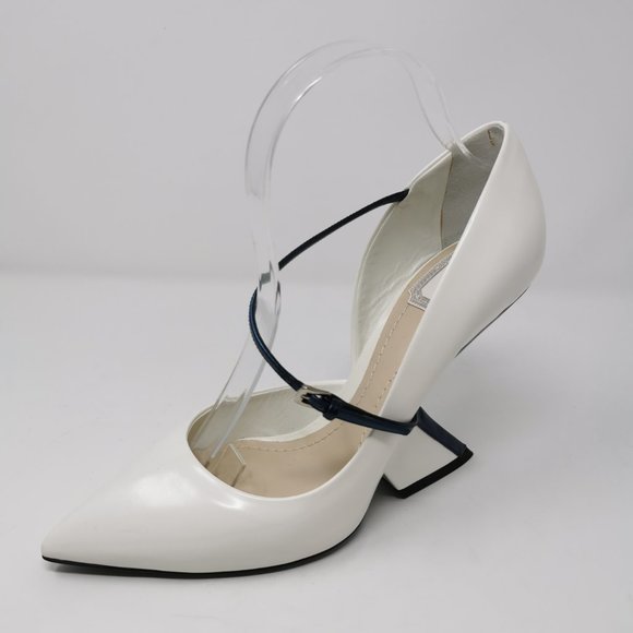 Dior Runway White Sculptured Navy Blue Heel - Picture 4 of 12